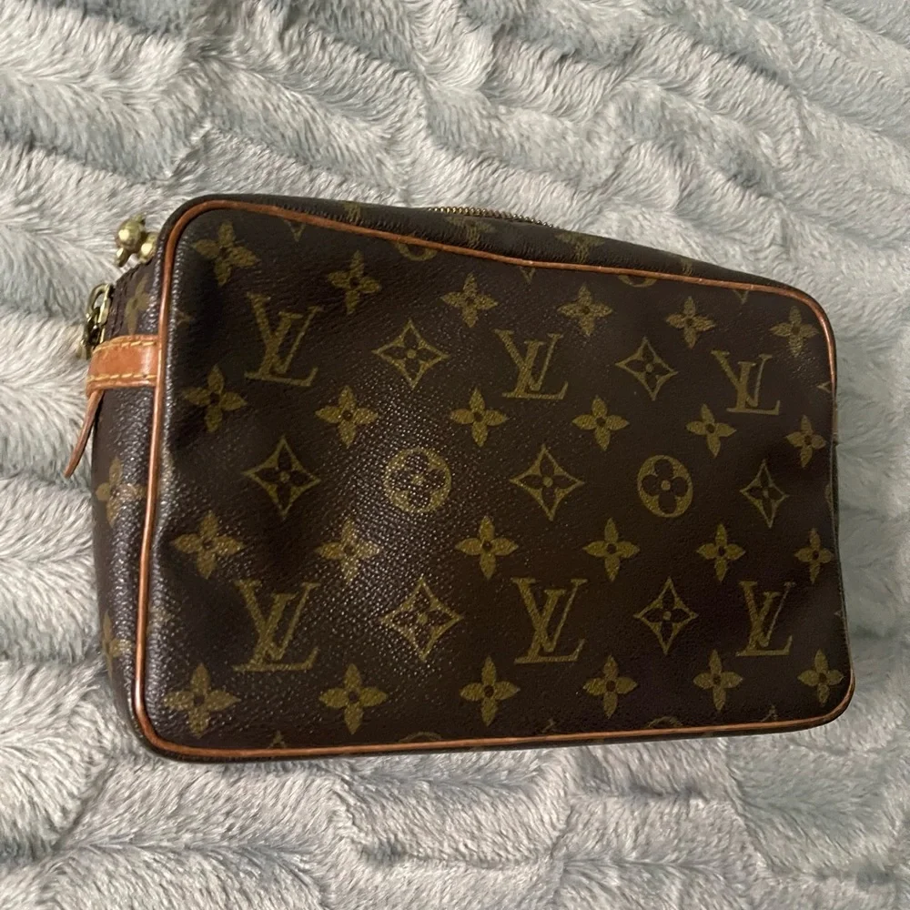 LOUIS VUITTON Monogram Compiegne 23 Clutch Bag - Picture 7 of 16
